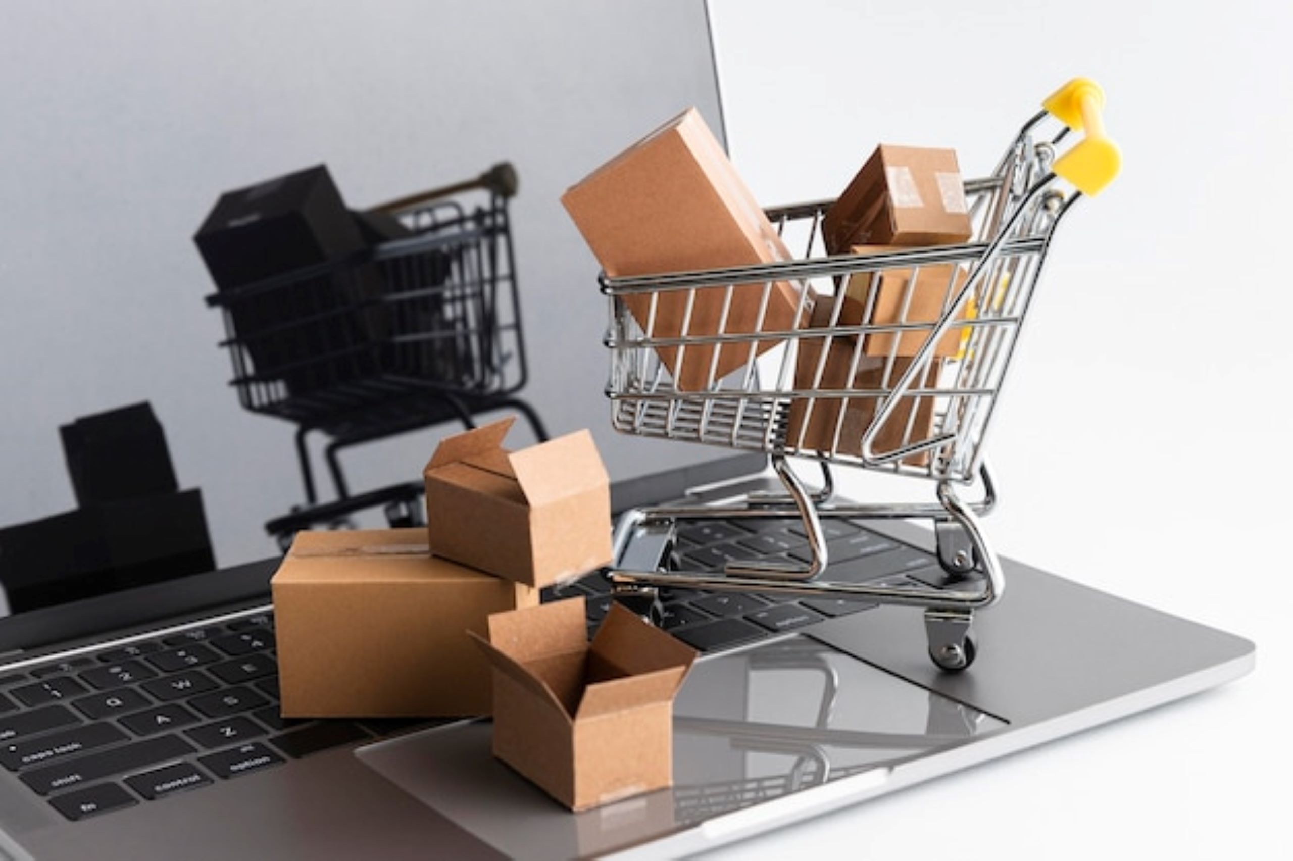 O e-commerce revolucionou a forma como as pessoas fazem compras, proporcionando conveniência e acesso a uma variedade de produtos e serviços.