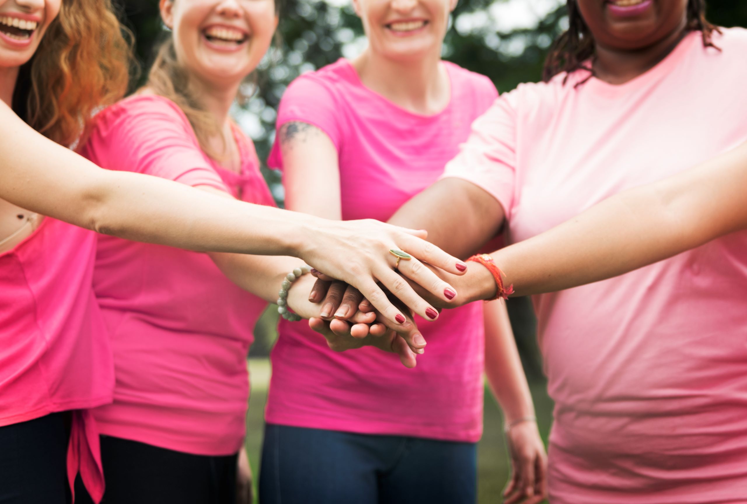 O Outubro Rosa é um movimento global que visa conscientizar sobre o câncer de mama e arrecadar fundos para pesquisa e apoio às pacientes. Este é o momento perfeito para sua empresa demonstrar seu comprometimento com a responsabilidade social corporativa e se envolver ativamente em uma causa importante.
